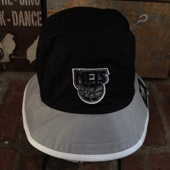 New Era Brooklyn Nets Bucket Hat - Picture 2 of 4